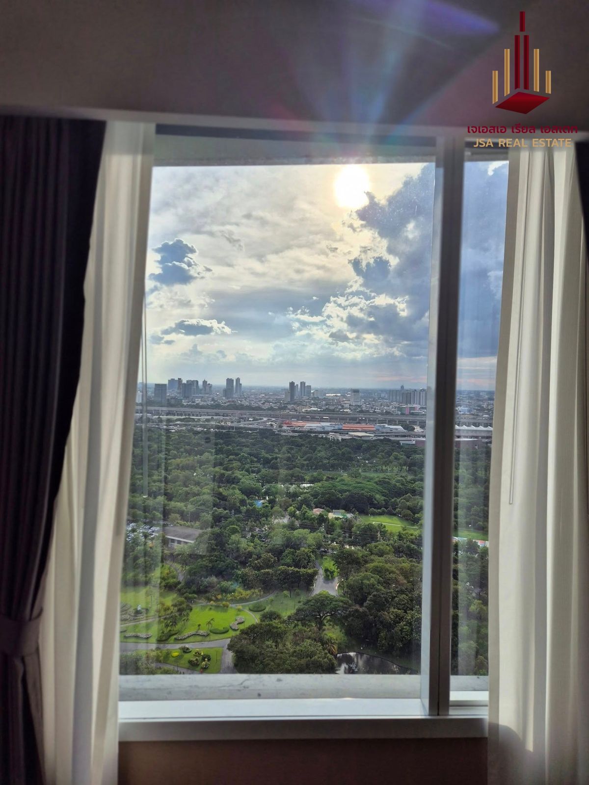 For RentCondoLadprao, Central Ladprao : ✨ For RENT: The Saint Residences Condo ✨ 💰 ONLY 32,000 THB/Month