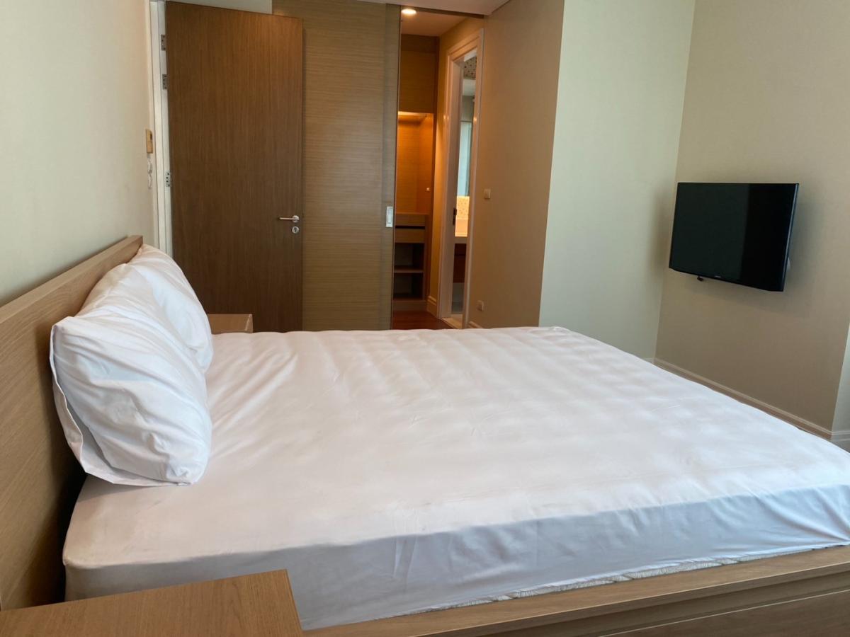 For SaleCondoSukhumvit, Asoke, Thonglor : 🔥Urgent Sale🔥 Bright Sukhumvit 24, spacious room with bathtub, near BTS Phrom Phong