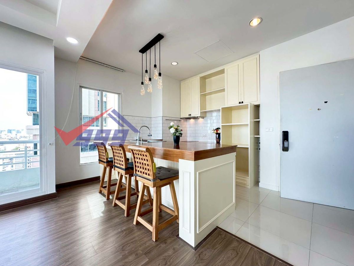 ขายคอนโดพัฒนาการ ศรีนครินทร์ : ขายคอนโด ห้องมุม รีโนเวทใหม่ ขนาดใหญ่ The Fourwings Residence