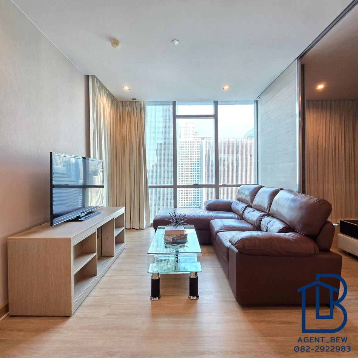 For RentCondoSukhumvit, Asoke, Thonglor : ✅️ Available✅️ The Room Sukhumvit 21 for 1 Bedroom Sliding Door 50 SQ.M. 28,000 THB PER MONTH