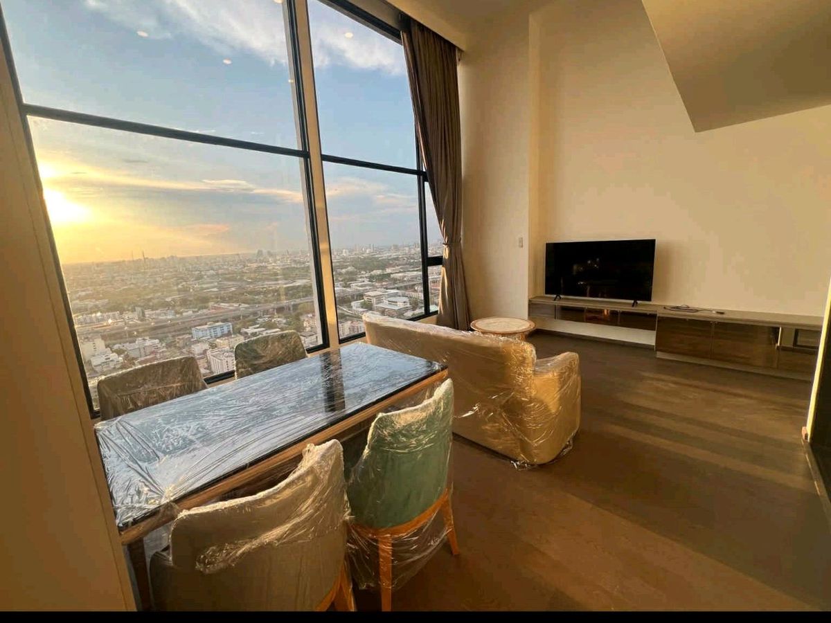 ให้เช่าคอนโดราชเทวี พญาไท : 📌For rent📌

Park Origin Ratchathewi 

✅Details 
Duplex  2 Bed 2 Bath 
60 sqm on 34th floor. 
Fully furnished 

📍Location Ratchatewi 

⭐️Rental price 52,000 baht/month(negotiable)⭐️
Minimum 1 year contract 

Contact for more info or to arrange
 viewing.
