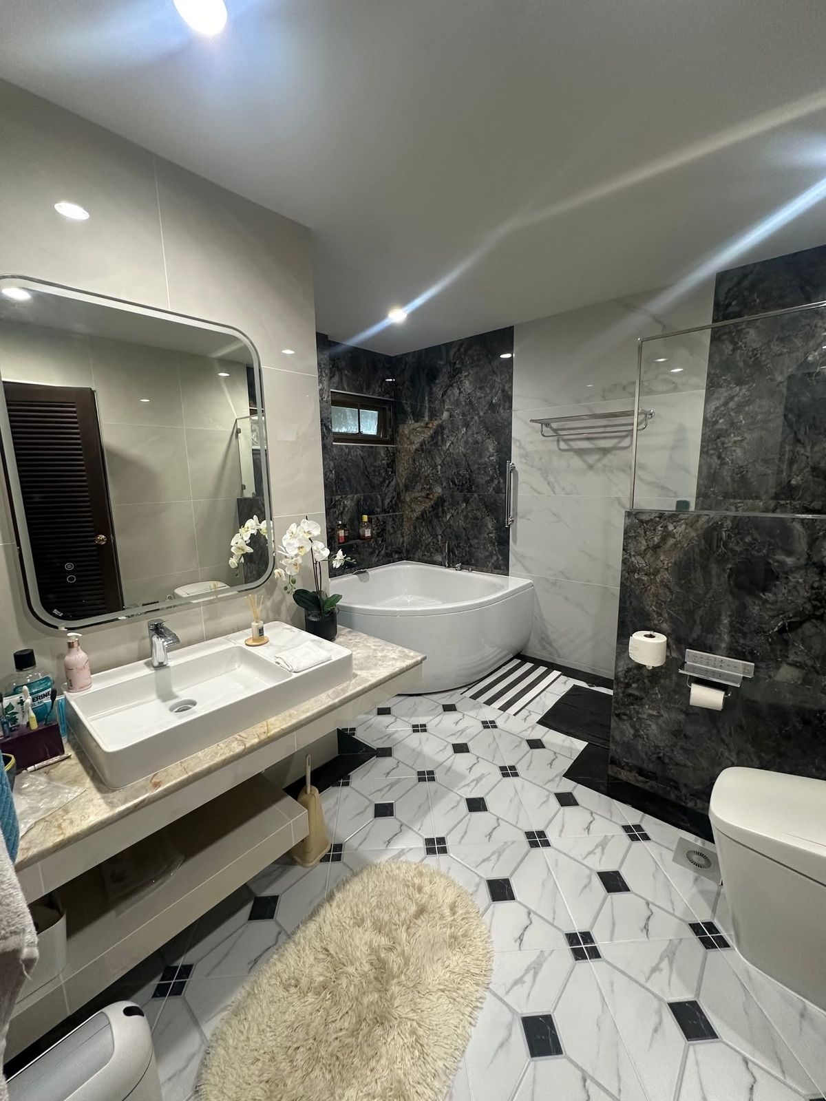 ขายบ้านลาดพร้าว เซ็นทรัลลาดพร้าว : ขาย บ้านหรู ลาดพร้าว 42 ใกล้ BTS สถานีภาวนา ทำเป็น โฮมออฟฟิศ ได้