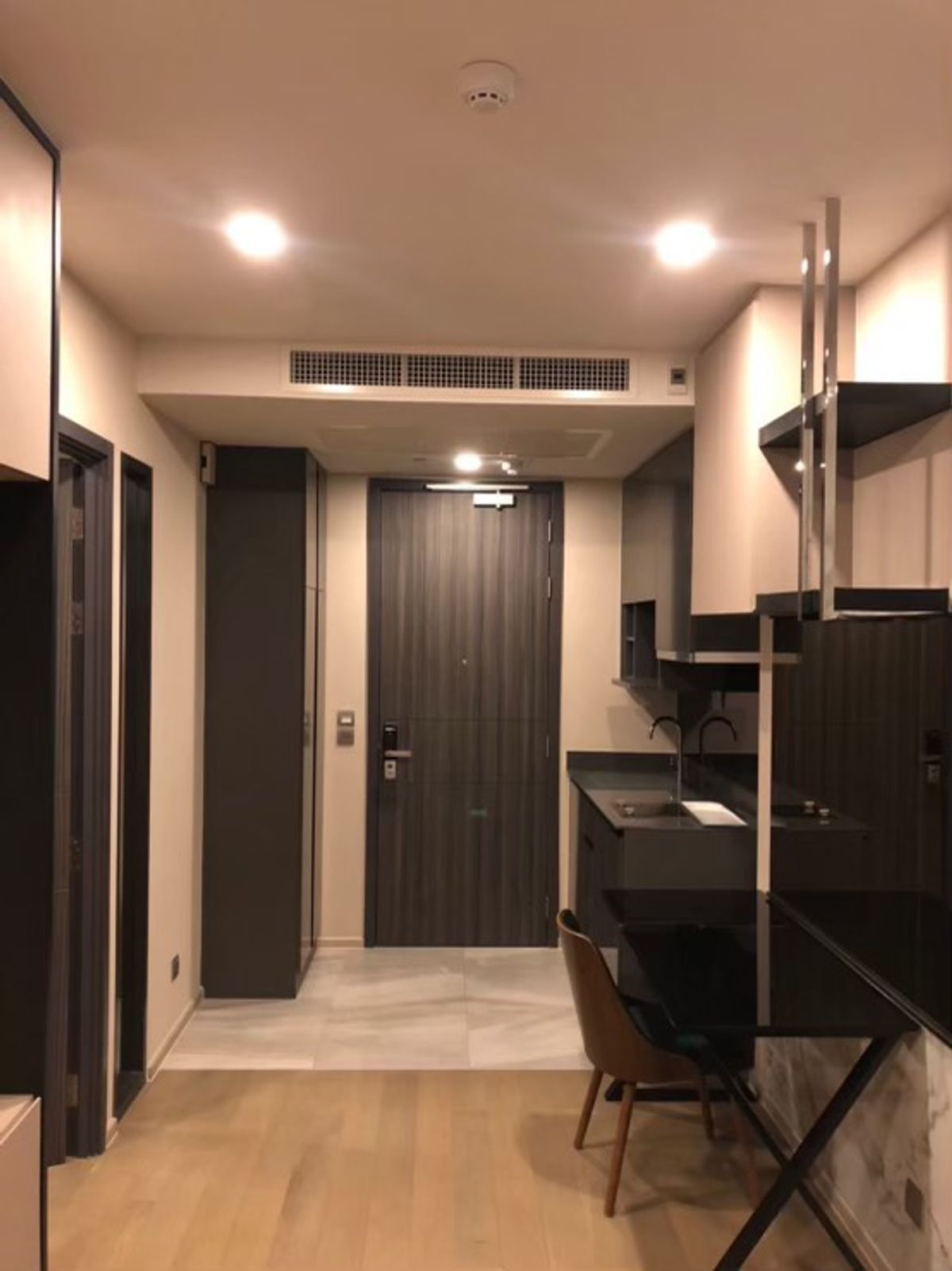 ให้เช่าคอนโดสุขุมวิท อโศก ทองหล่อ : (for rent) Ashton Asoke ติดรถไฟฟ้า MRT สุขุมวิท และใกล้ BTS อโศก