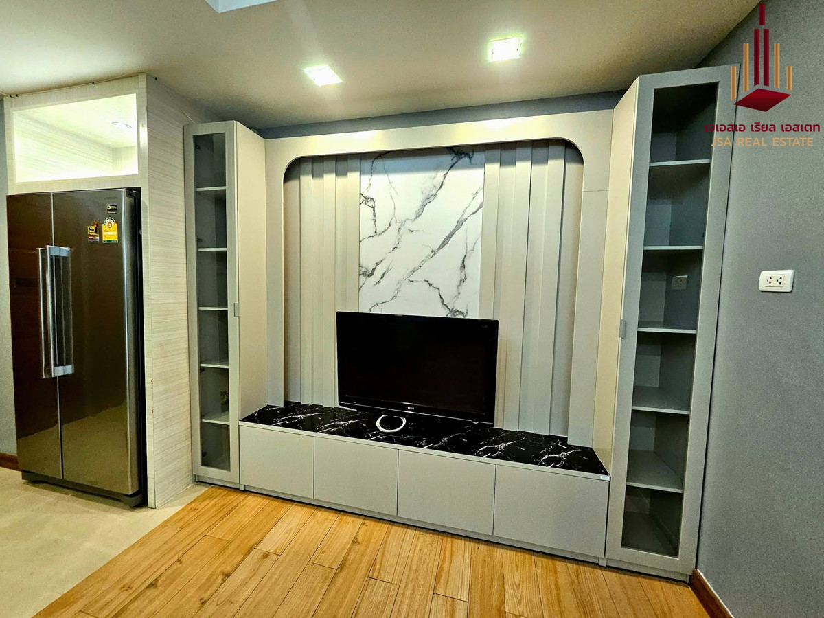 ให้เช่าคอนโดรัชดา ห้วยขวาง :  ✨ For Rent: Baan Klang Krung Resort Ratchada 7 Condo ✨  💰 Only 17,900 THB/month