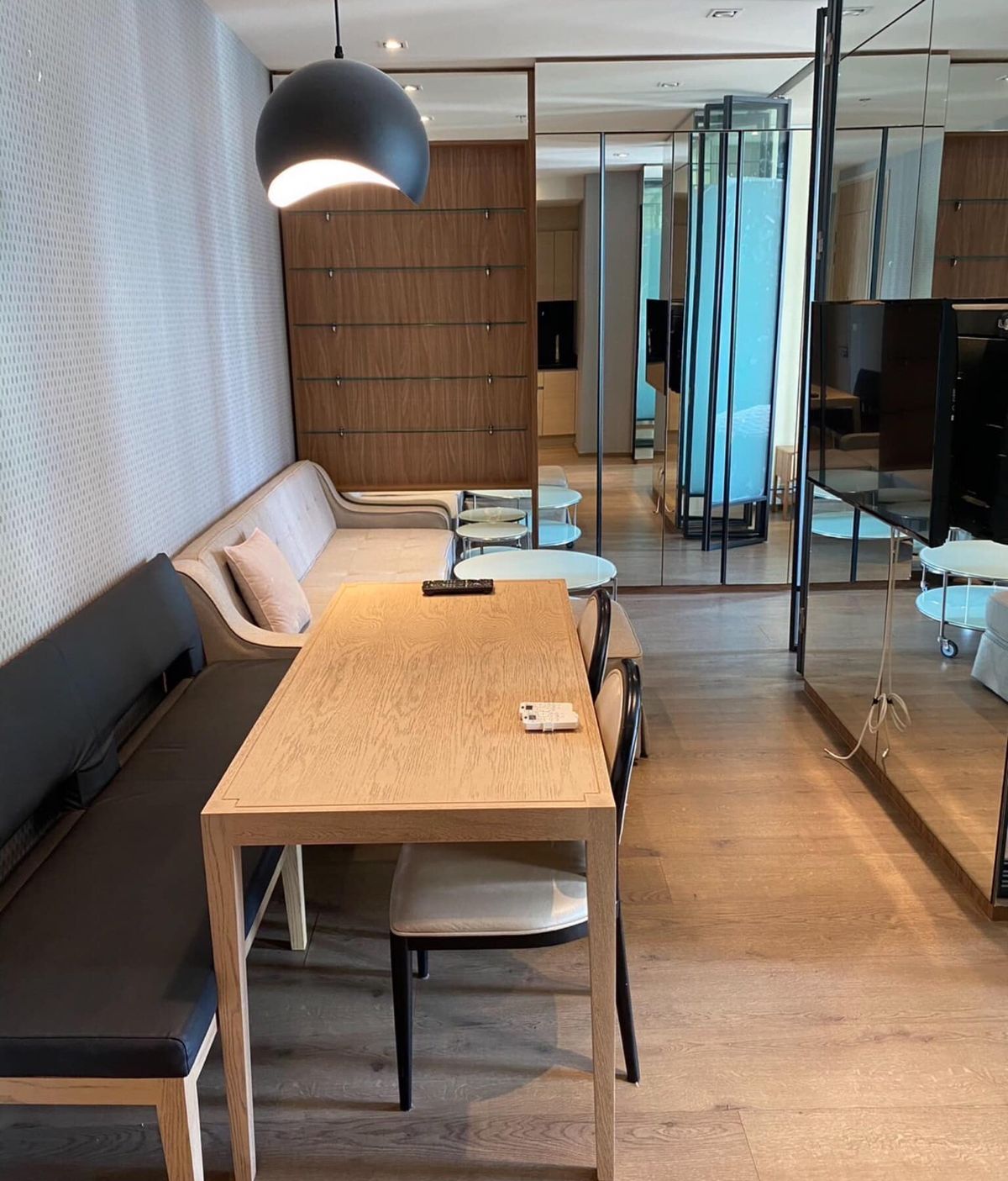 ขายคอนโดสุขุมวิท อโศก ทองหล่อ : Park 24 (Origin Phrom Phong) / 2 Bedrooms (SALE WITH TENANT), พาร์ค 24 ( ออริจิ้น พร้อมพงษ์ ) / 2 ห้องนอน (ขายพร้อมผู้เช่า) NC071