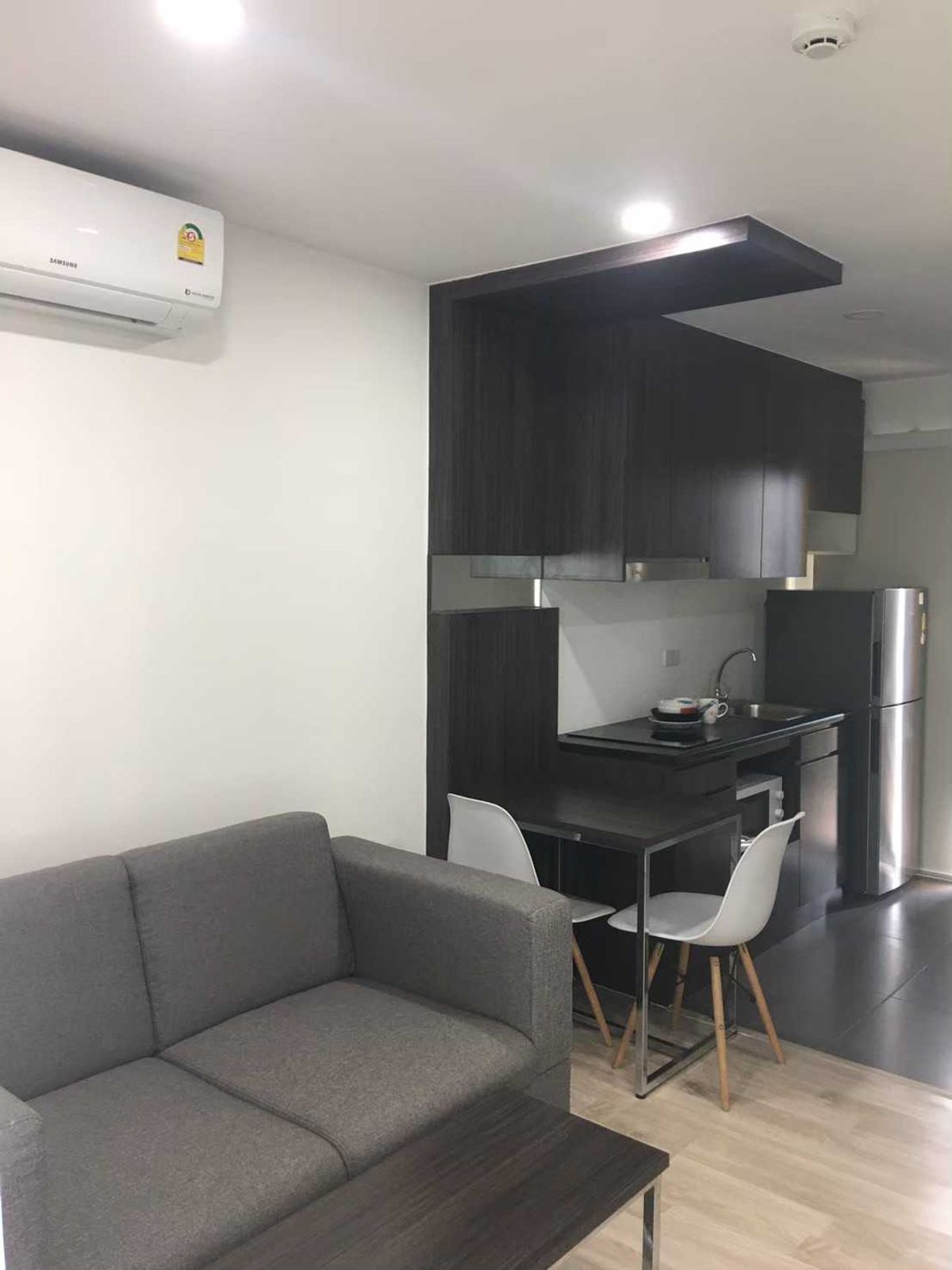 ให้เช่าคอนโดรัชดา ห้วยขวาง : ให้เช่าคอนโด D-Mark Condo@Sutthisan 28 ตร.ม. ใกล้ MRT สุทธิสาร