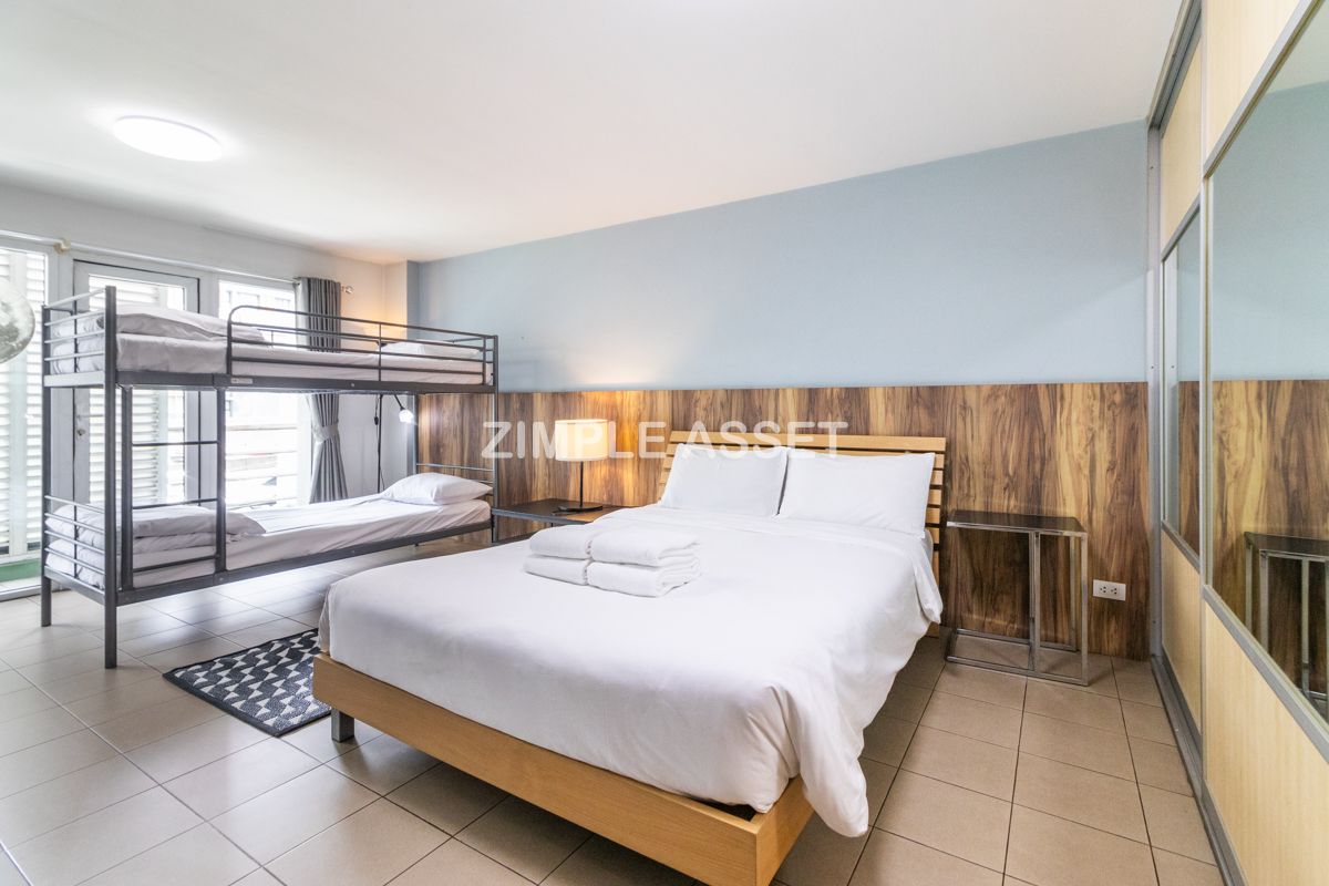 For RentSathorn, Narathiwat : Line ID: @zimple_asset Apartment on North Sathorn Road, Fully Furnished, ICONSIAM View, Quiet & Secure, near BTS Saphan Taksin, Short-term Lease Available.