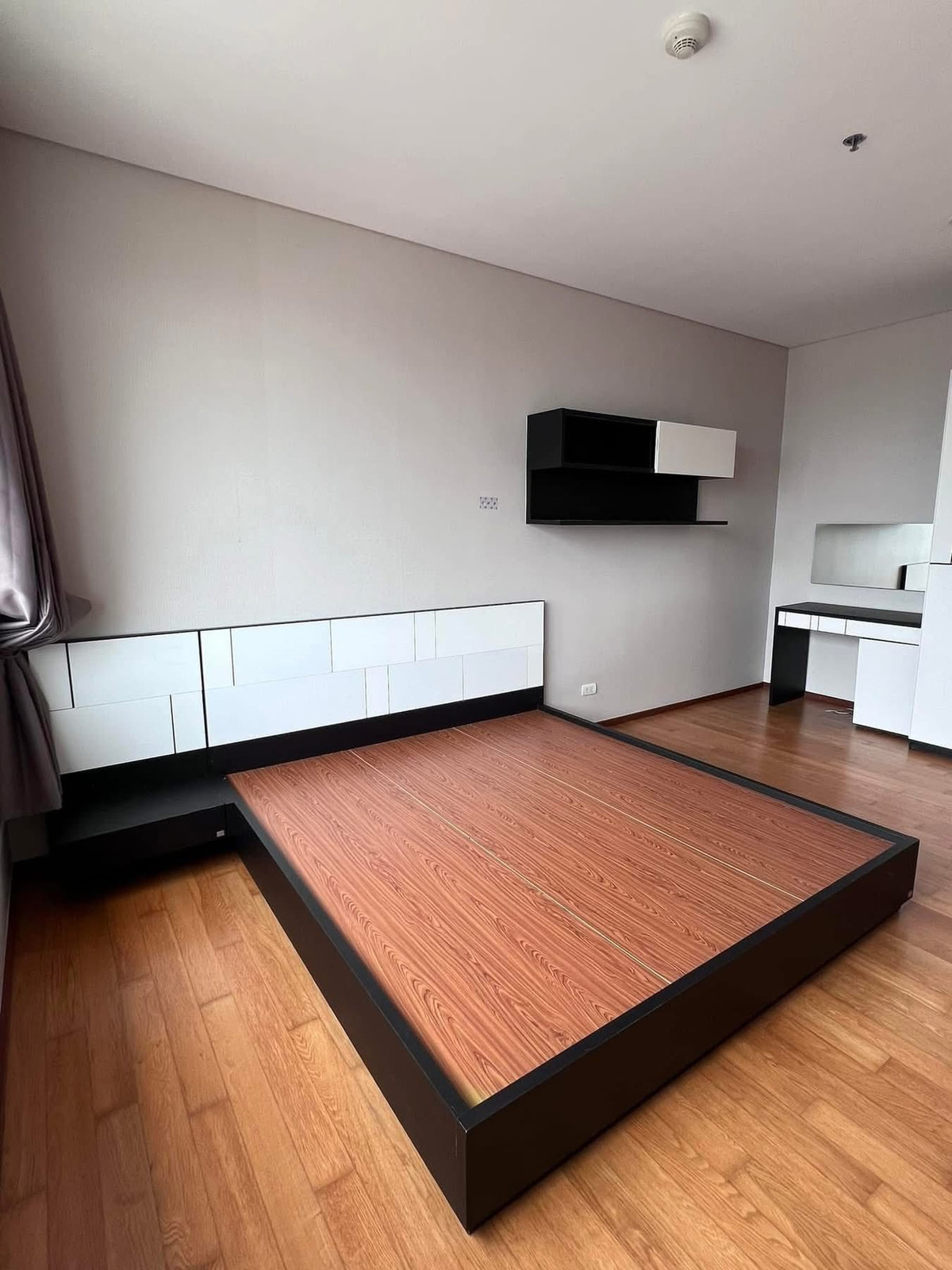 ให้เช่าคอนโดวงเวียนใหญ่ เจริญนคร : ให้เช่า วิลล่าสาทร ชั้น 20