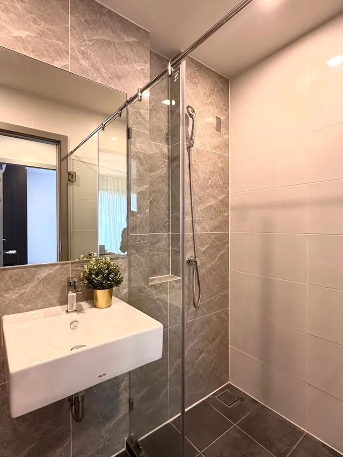 ให้เช่าคอนโดลาดพร้าว101 แฮปปี้แลนด์ : ให้เช่าคอนโด The Origin บางกะปิ ห้องสวย พร้อมเครื่องใช้ไฟฟ้าเฟอร์นิเจอร์ครบ