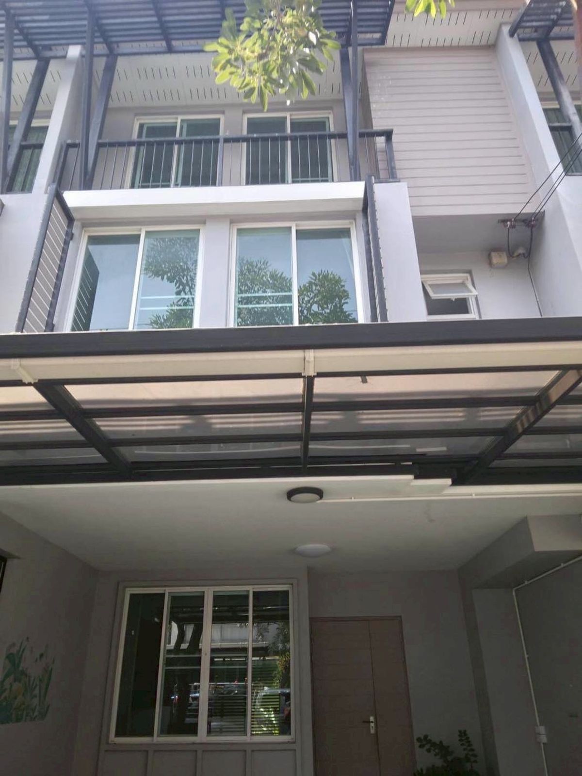 ให้เช่าทาวน์โฮมเกษตร นวมินทร์ ลาดปลาเค้า : ให้เช่าบ้าน อารียา เดลี่ เกษตร-นวมินทร์ 