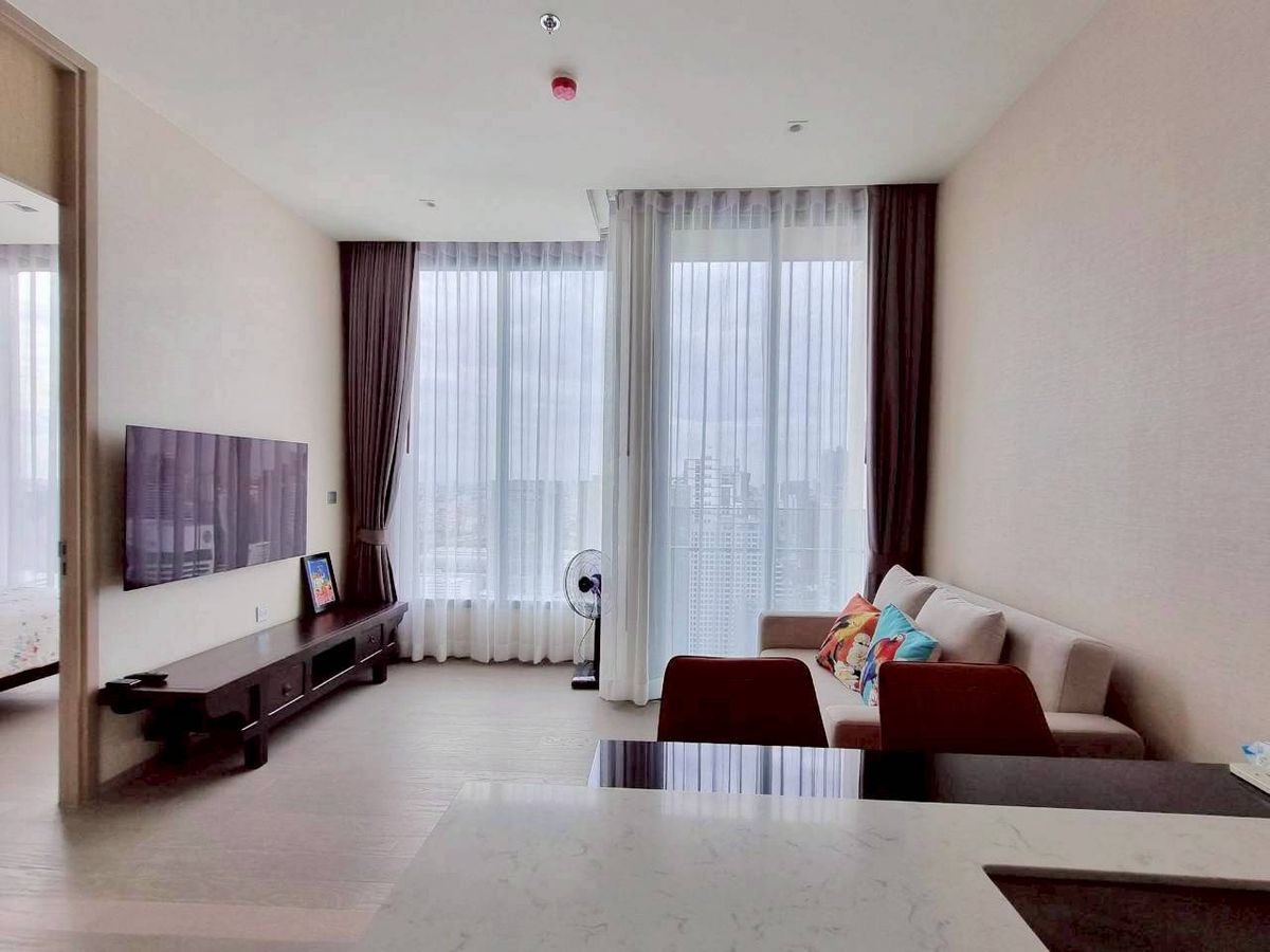 ให้เช่าคอนโดสุขุมวิท อโศก ทองหล่อ : ให้เช่า คอนโด อโศก The Esse asoke 44ตรม. 1ห้องนอน1รับแขก วิวสวยโปร่งลมเย็นสบาย   เพียง45k