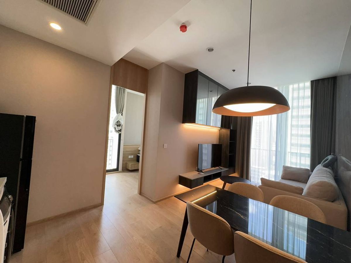 For RentCondoSukhumvit, Asoke, Thonglor : NOBLE BE19 condo for rent, complete, ready to approach, BTS, Asoke and many department stores !!