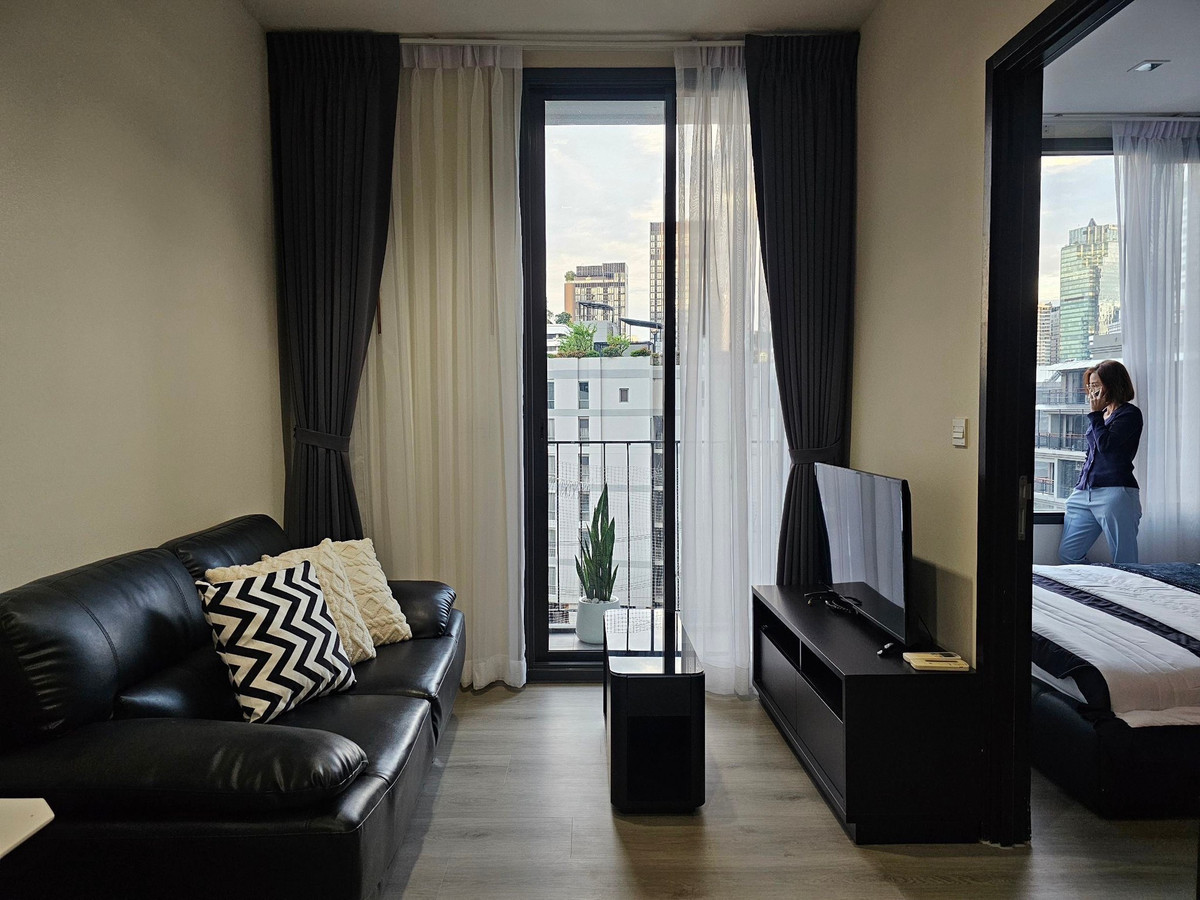 For RentCondoSukhumvit, Asoke, Thonglor : (For rent) 🟢Condo Edge Sukhumvit 23 I 1-BR, fully furnished + electrical appliances ㅡ near 🚆BTS Asoke / MRT Sukhumvit