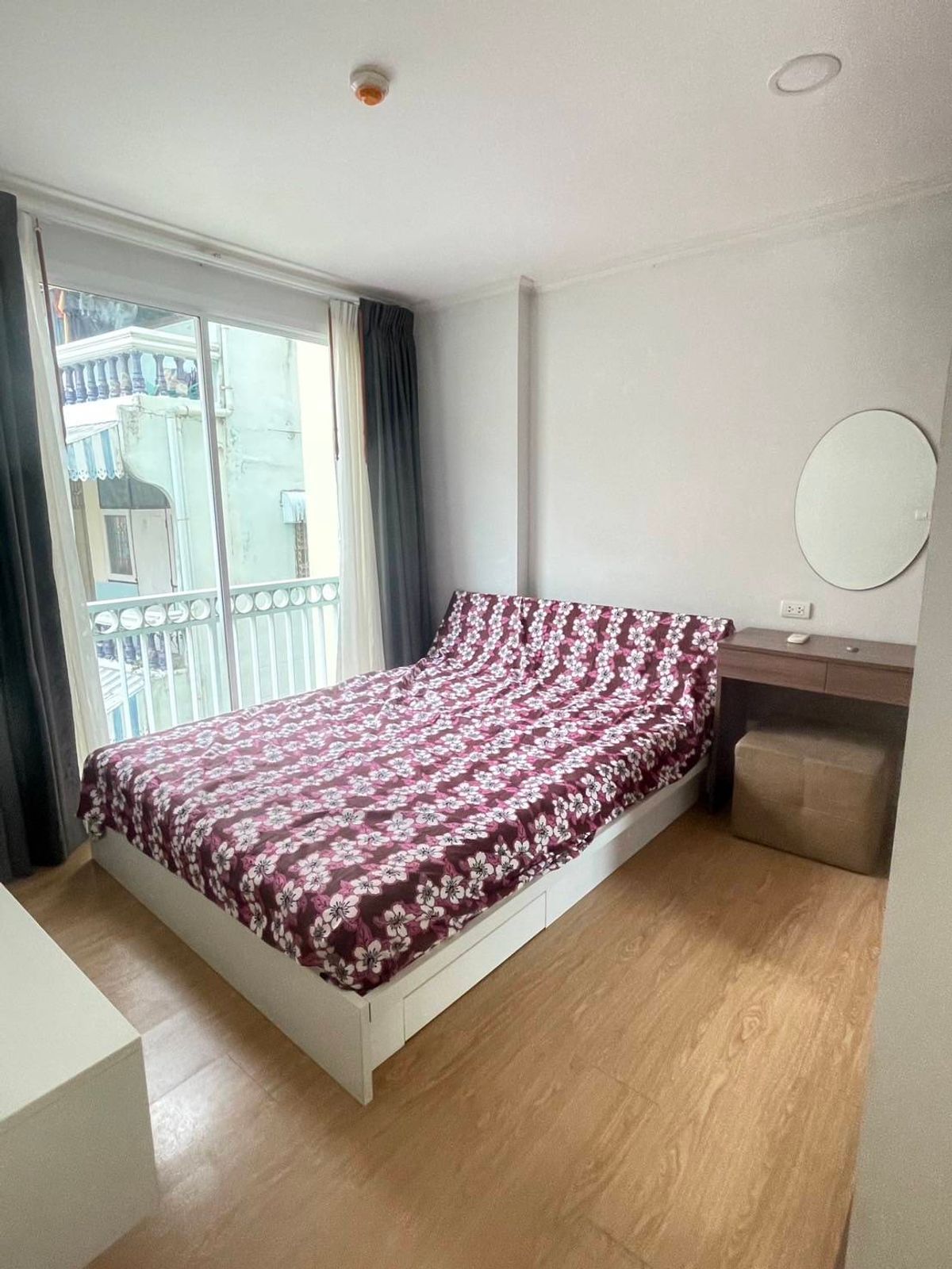 For RentCondoYaowarat, Banglamphu : * For Rent* The Prague Condominium Condo, Potential Location, Central Center