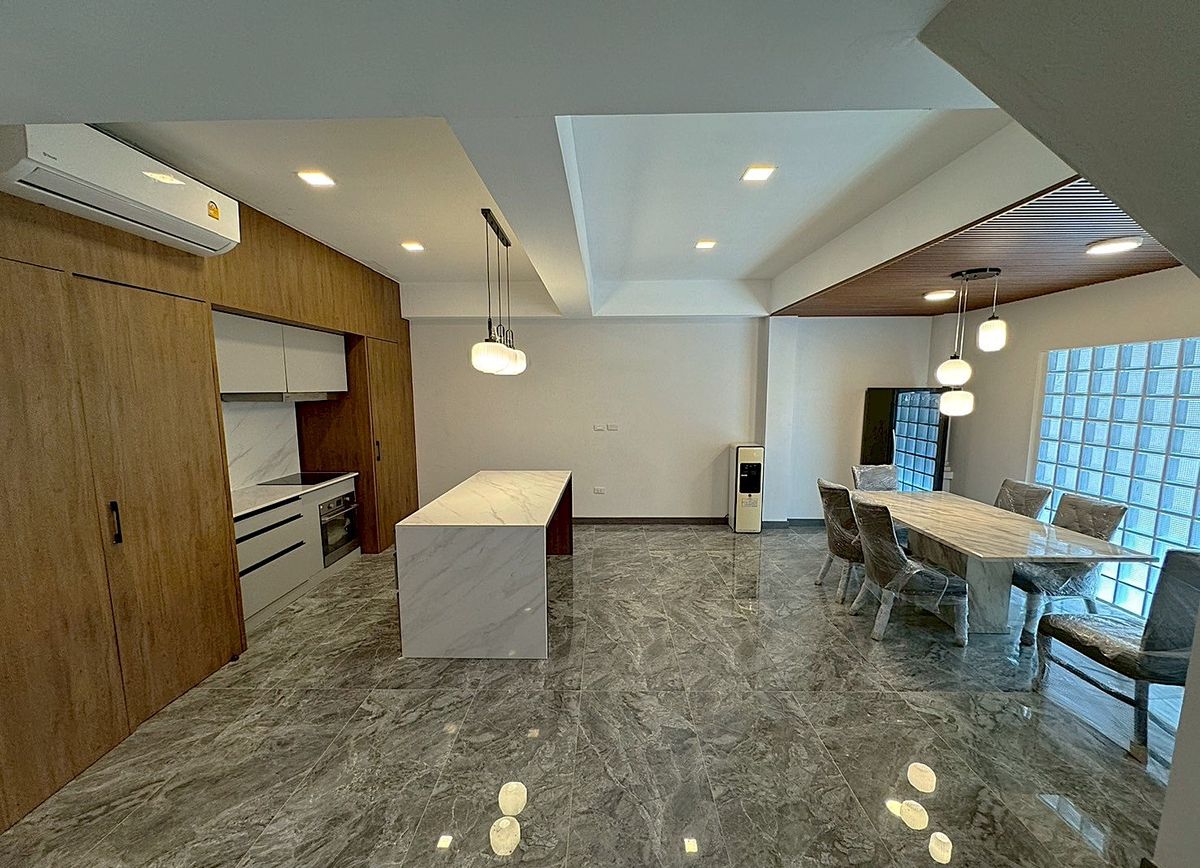 For RentTownhomeSukhumvit, Asoke, Thonglor : ⭐🌟 Luxury Townhouse for Rent in Thonglor – Brand New Condition ** NO CO-AGENT ** 