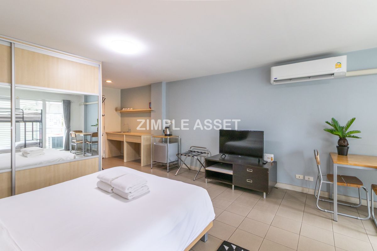 For RentSathorn, Narathiwat : Line ID: @zimple_asset Apartment on North Sathorn Road, Fully Furnished, ICONSIAM View, Quiet & Secure, near BTS Saphan Taksin, Short-term Lease Available.