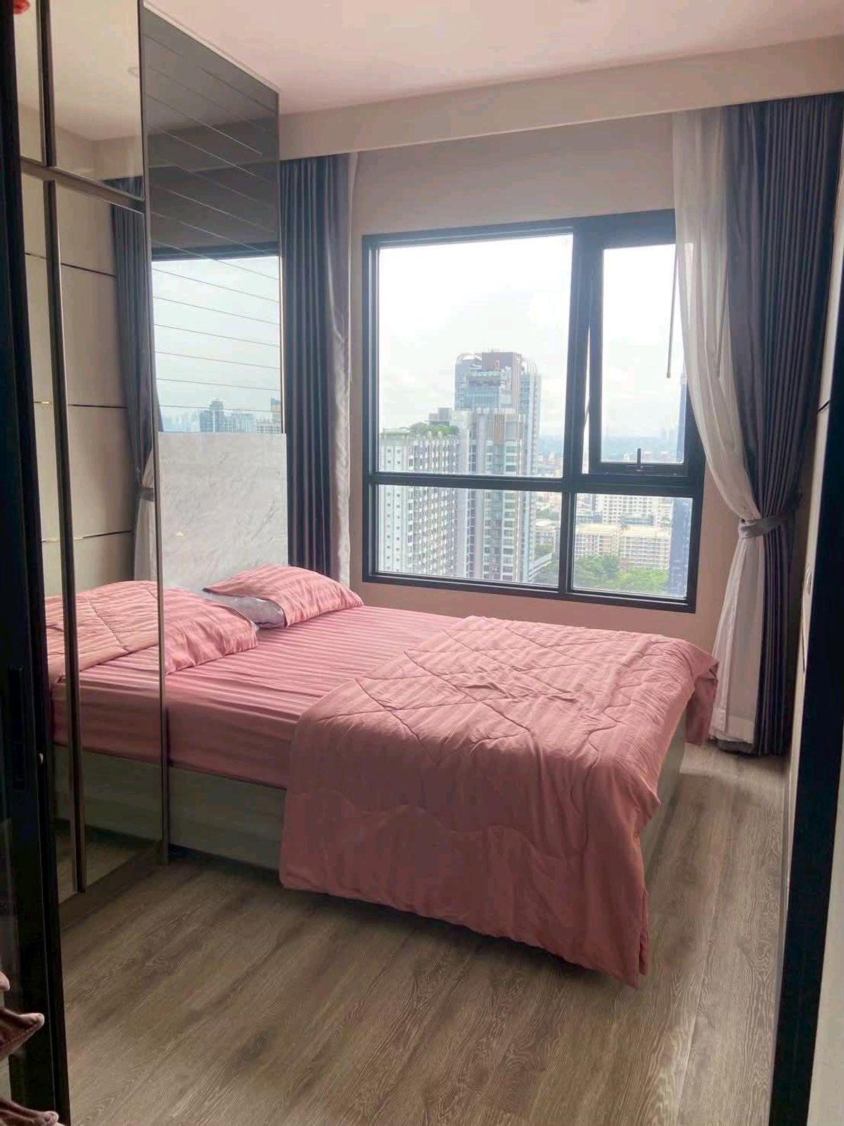 For RentCondoOnnut, Udomsuk : 📍📍One-Bedroom Plus on Super High Floor 30 with Stunning View with  Corner Unit 