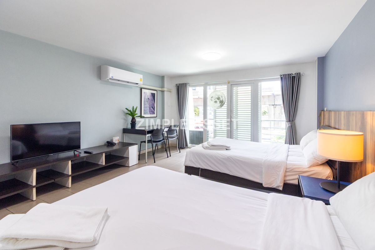 For RentSathorn, Narathiwat : Line ID: @zimple_asset Apartment on North Sathorn Road, Fully Furnished, ICONSIAM View, Quiet & Secure, near BTS Saphan Taksin, Short-term Lease Available.