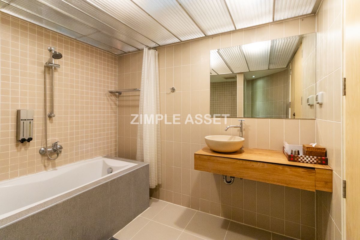 For RentSathorn, Narathiwat : Line ID: @zimple_asset Apartment on North Sathorn Road, Fully Furnished, ICONSIAM View, Quiet & Secure, near BTS Saphan Taksin, Short-term Lease Available.