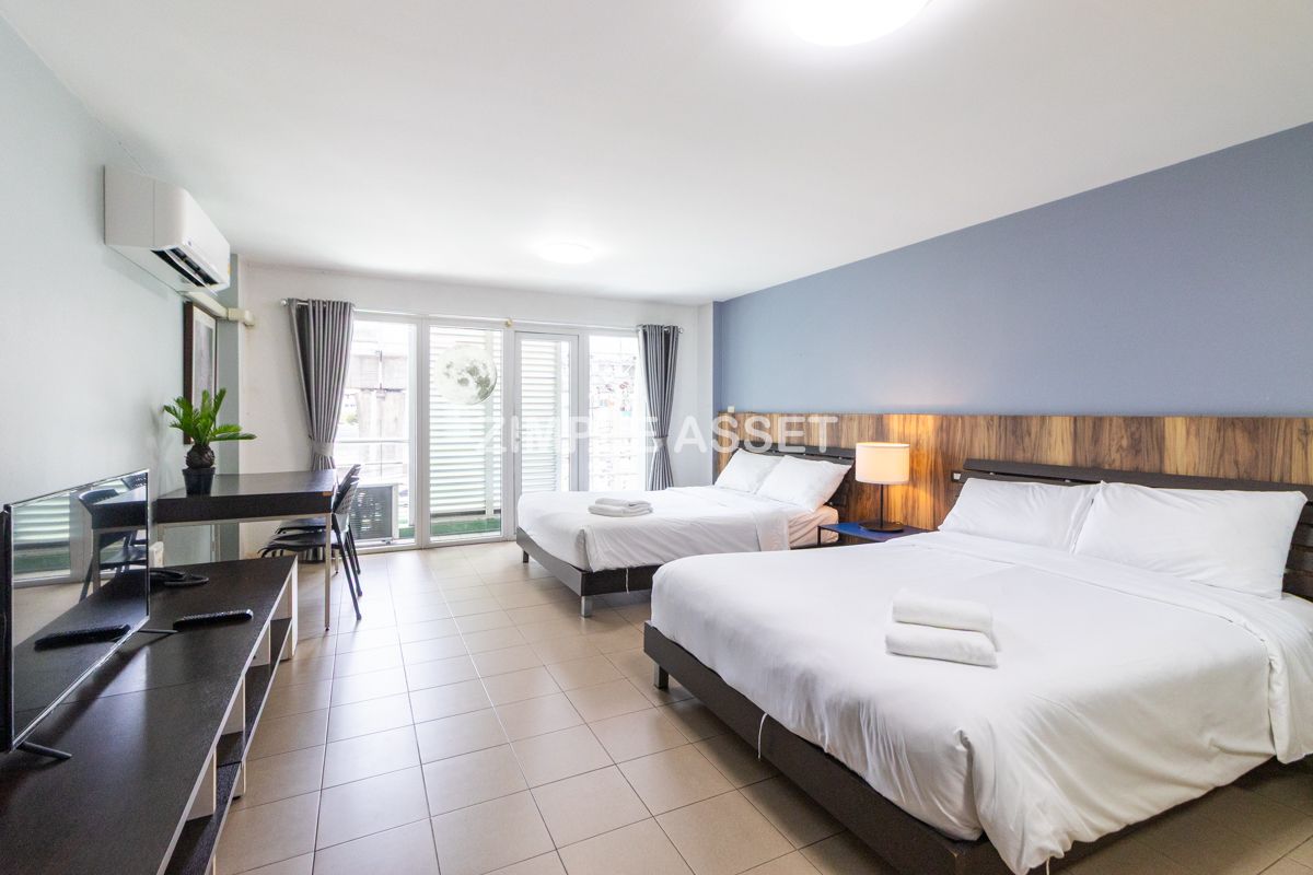 For RentSathorn, Narathiwat : Line ID: @zimple_asset Apartment on North Sathorn Road, Fully Furnished, ICONSIAM View, Quiet & Secure, near BTS Saphan Taksin, Short-term Lease Available.