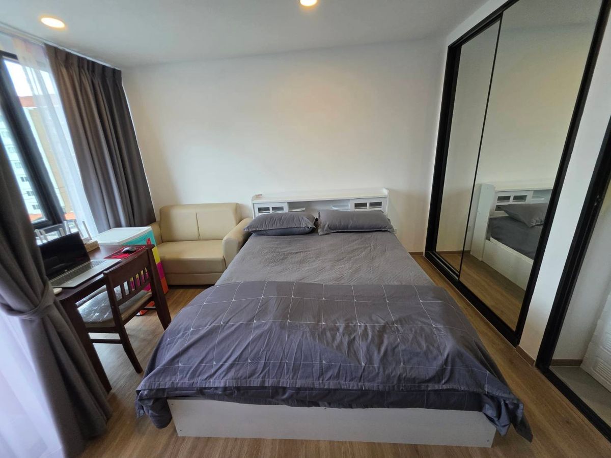 For RentCondoRatchadapisek, Huaikwang, Suttisan : Rent CybiQ Ratchada 32, new condo, beautiful room, complete, ready to travel, convenient to travel near MRT Lat Phrao