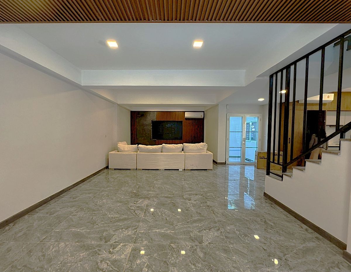 For RentTownhomeSukhumvit, Asoke, Thonglor : ⭐🌟 Luxury Townhouse for Rent in Thonglor – Brand New Condition ** NO CO-AGENT ** 