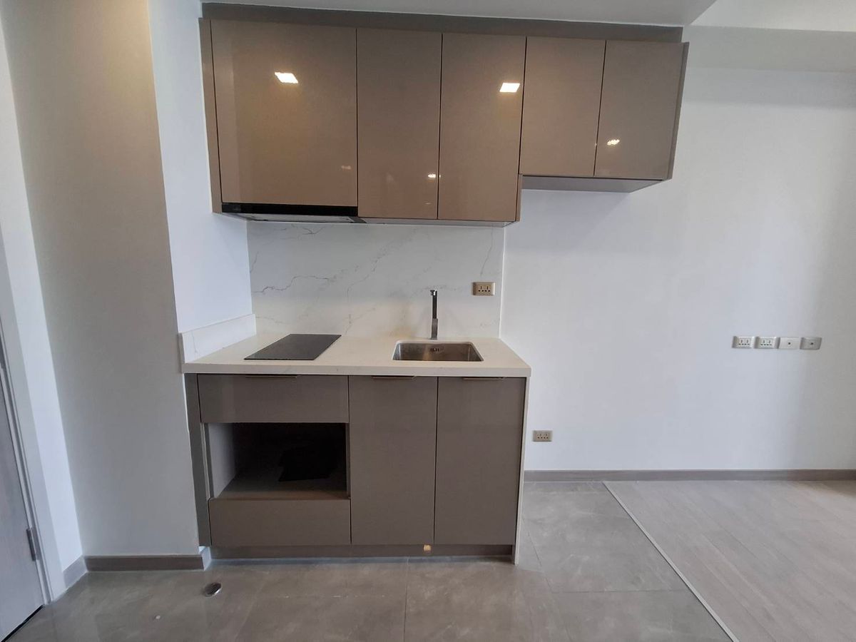 ขายคอนโดพระราม 9 เพชรบุรีตัดใหม่ RCA : ส่งต่อห้องจากโครงการ ห้องสตูที่กั้นส่วนแบบน่าอยู่