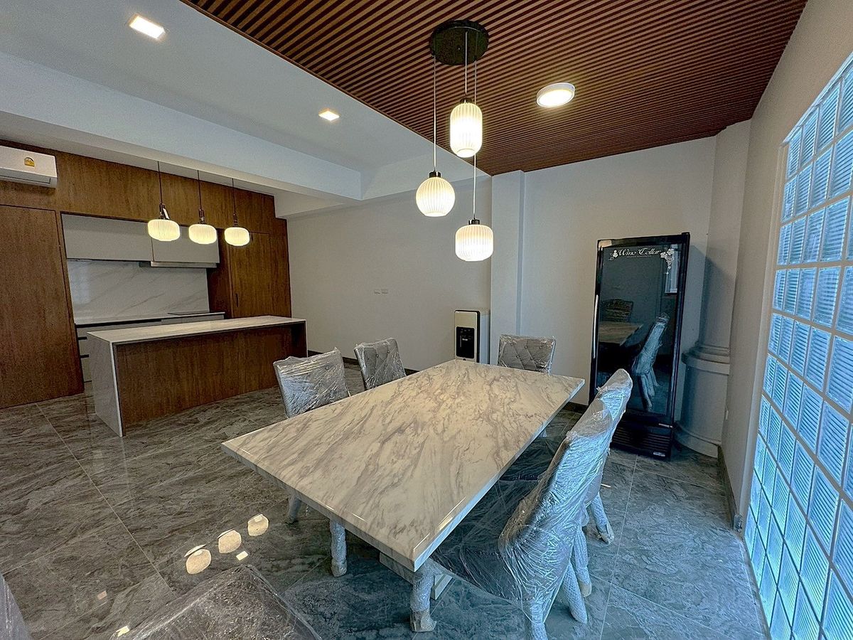 For RentTownhomeSukhumvit, Asoke, Thonglor : ⭐🌟 Luxury Townhouse for Rent in Thonglor – Brand New Condition ** NO CO-AGENT ** 