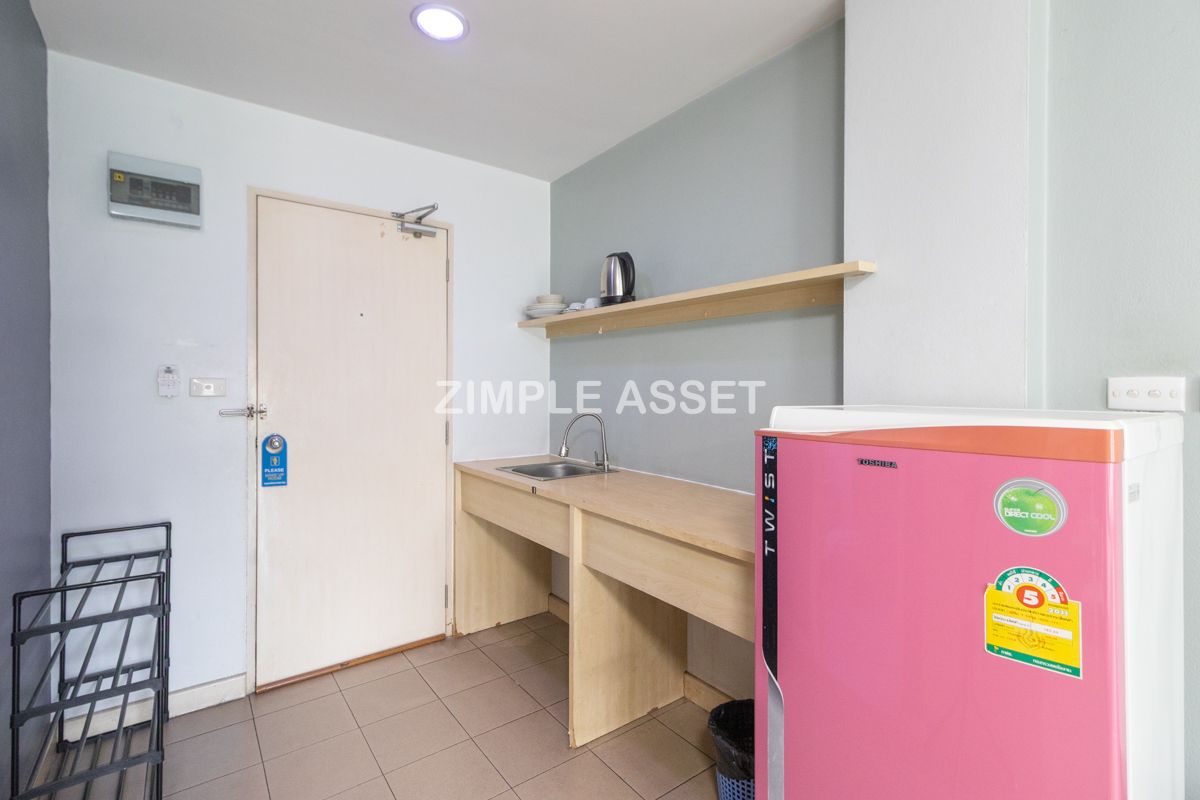 For RentSathorn, Narathiwat : Line ID: @zimple_asset Apartment on North Sathorn Road, Fully Furnished, ICONSIAM View, Quiet & Secure, near BTS Saphan Taksin, Short-term Lease Available.