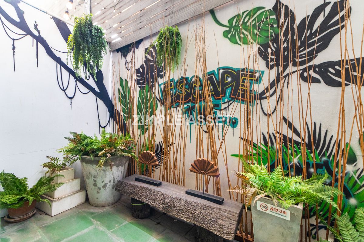 For RentSathorn, Narathiwat : Line ID: @zimple_asset Apartment on North Sathorn Road, Fully Furnished, ICONSIAM View, Quiet & Secure, near BTS Saphan Taksin, Short-term Lease Available.