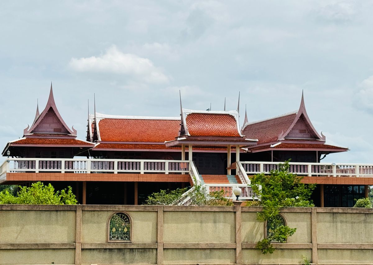 ขายบ้านอยุธยา : ขายบ้านเรือนไทยอยุธยา อำเภอบางไทร ใกล้โรงถ่ายละครชื่อดัง