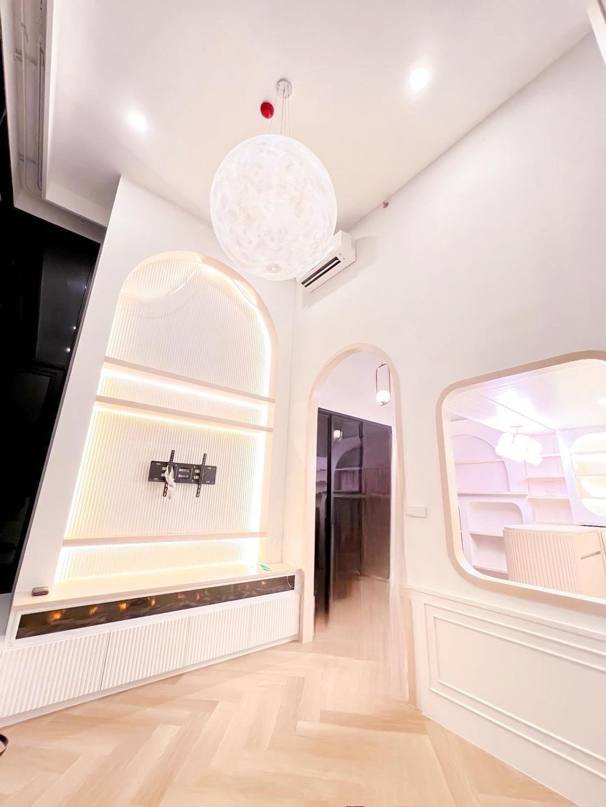 ขายคอนโดเกษตรศาสตร์ รัชโยธิน : ขาย KnightsBridge Space รัชโยธิน 1 ห้องนอน 50 ตรม. รีโนเวทสวย ติด BTS พหลโยธิน 24