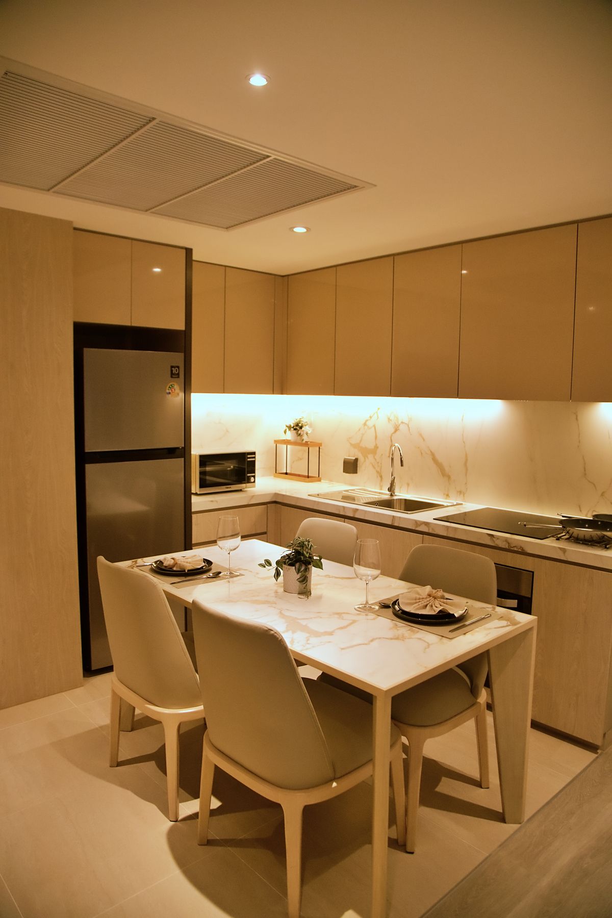 ให้เช่าคอนโดสุขุมวิท อโศก ทองหล่อ : LTH13051RE – コンドミニアム賃貸 (Condo for Rent) at イメージ49 (Image 49) Size 110 sqm. 3 beds 3 baths Near BTS Thonglor ONLY 110K/Month