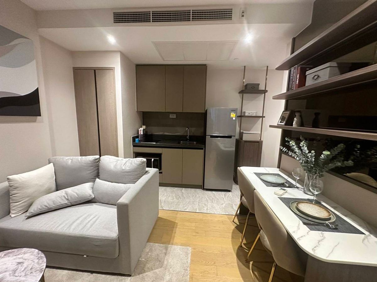For RentCondoRama9, Petchburi, RCA : Condo for rent, Supalai Oriental 39, complete condo, ready to be near the Phrom Phong BTS BTS BTS. Convenient to travel !!