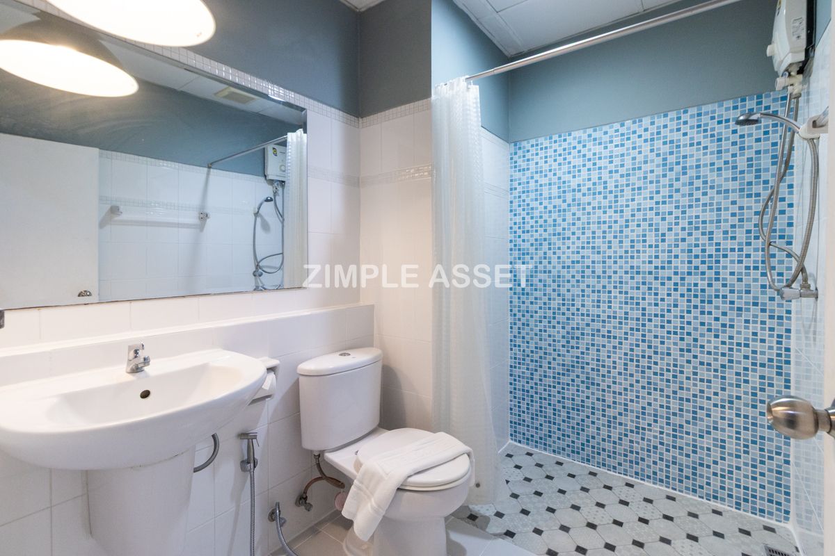 For RentSathorn, Narathiwat : Line ID: @zimple_asset Apartment on North Sathorn Road, Fully Furnished, ICONSIAM View, Quiet & Secure, near BTS Saphan Taksin, Short-term Lease Available.