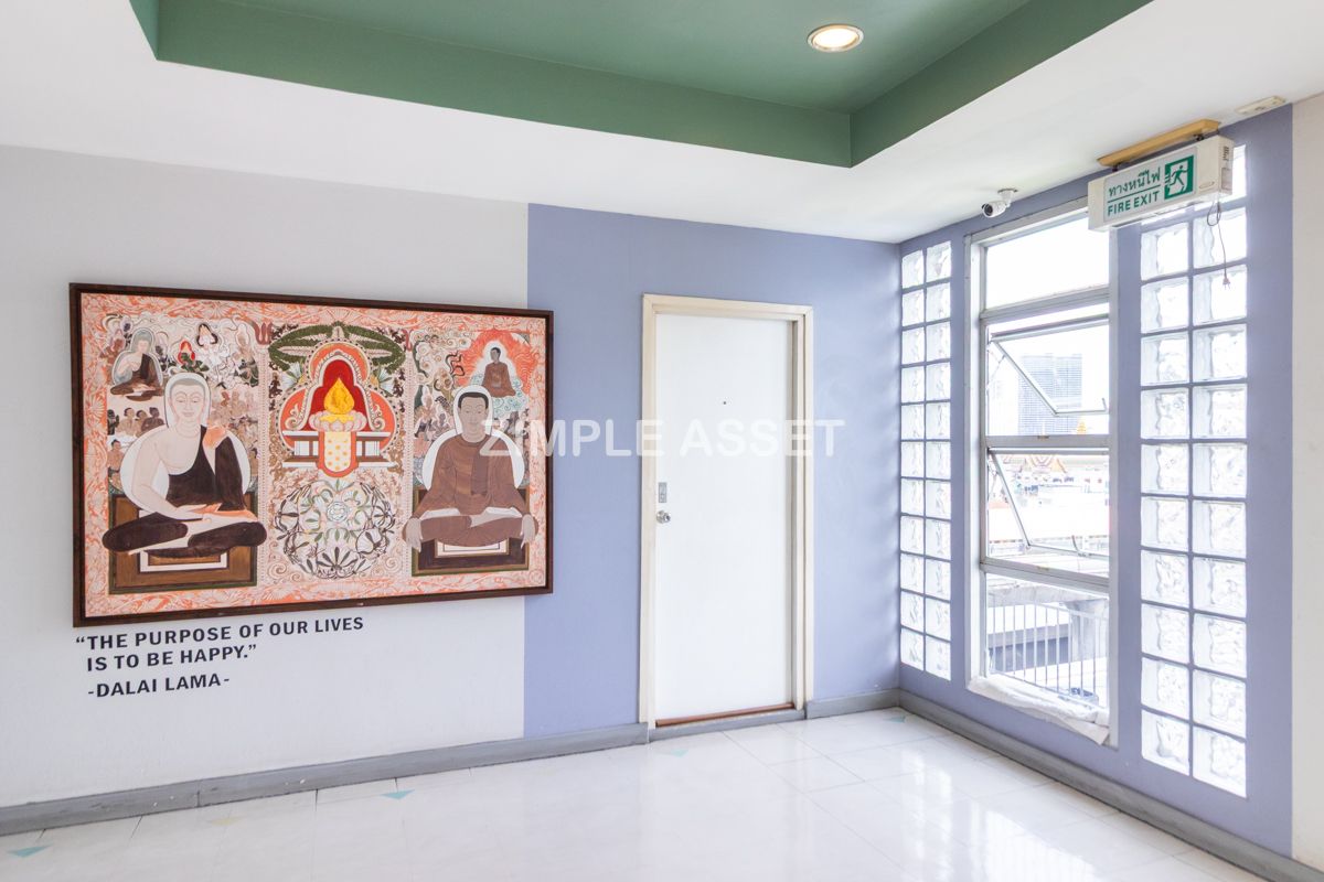 For RentSathorn, Narathiwat : Line ID: @zimple_asset Apartment on North Sathorn Road, Fully Furnished, ICONSIAM View, Quiet & Secure, near BTS Saphan Taksin, Short-term Lease Available.