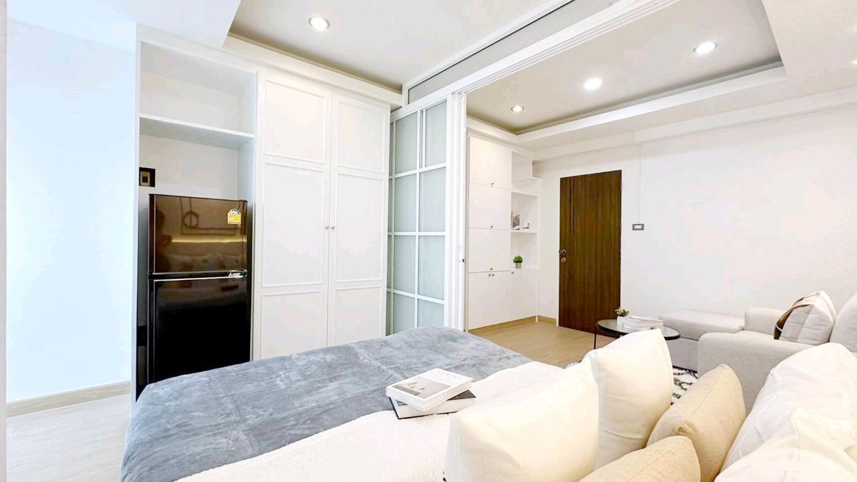 ขายคอนโดรัชดา ห้วยขวาง : 🎯 ผ่อนถูกกว่าเช่าหอ! คอนโดกลางรัชดา  เริ่มต้นไม่กี่พันกับห้องพร้อมอยู่ วิวโล่ง อากาศดี อยู่สบายแบบส่วนตัว 🎯รีเจ้นท์ รัชดา ทาวเวอร์ (Regent Ratchada Tower)✨️