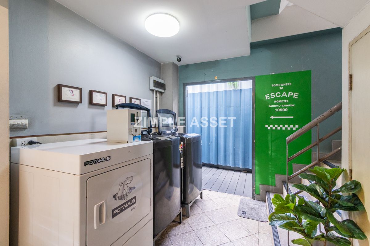 For RentSathorn, Narathiwat : Line ID: @zimple_asset Apartment on North Sathorn Road, Fully Furnished, ICONSIAM View, Quiet & Secure, near BTS Saphan Taksin, Short-term Lease Available.