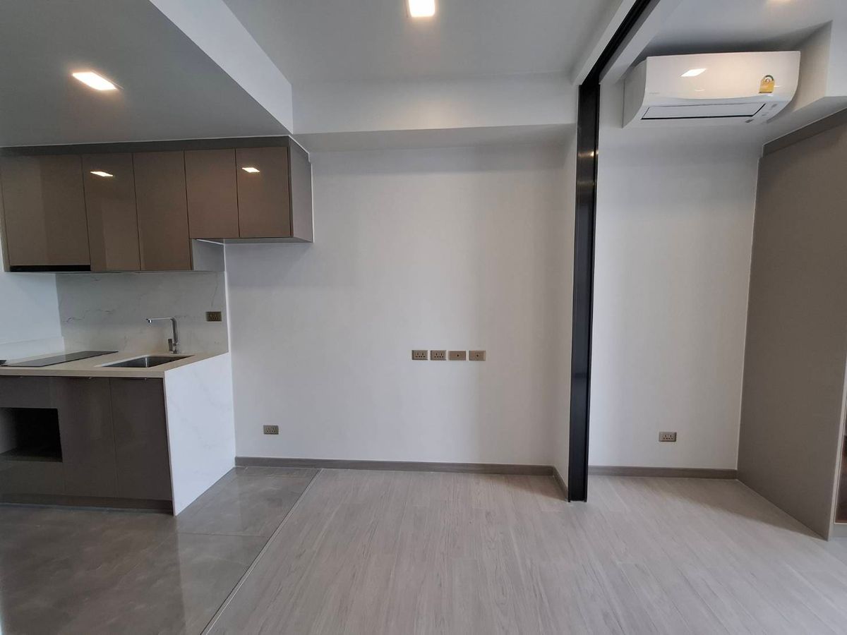 ขายคอนโดพระราม 9 เพชรบุรีตัดใหม่ RCA : ส่งต่อห้องจากโครงการ ห้องสตูที่กั้นส่วนแบบน่าอยู่