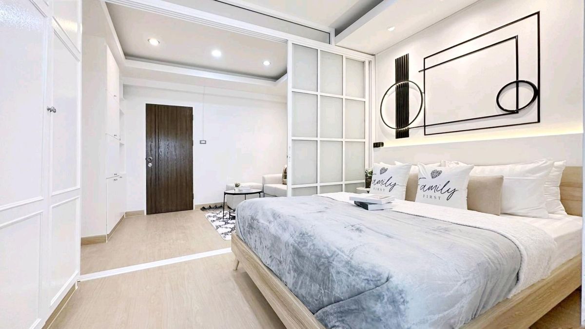 ขายคอนโดรัชดา ห้วยขวาง : 🎯 ผ่อนถูกกว่าเช่าหอ! คอนโดกลางรัชดา  เริ่มต้นไม่กี่พันกับห้องพร้อมอยู่ วิวโล่ง อากาศดี อยู่สบายแบบส่วนตัว 🎯รีเจ้นท์ รัชดา ทาวเวอร์ (Regent Ratchada Tower)✨️