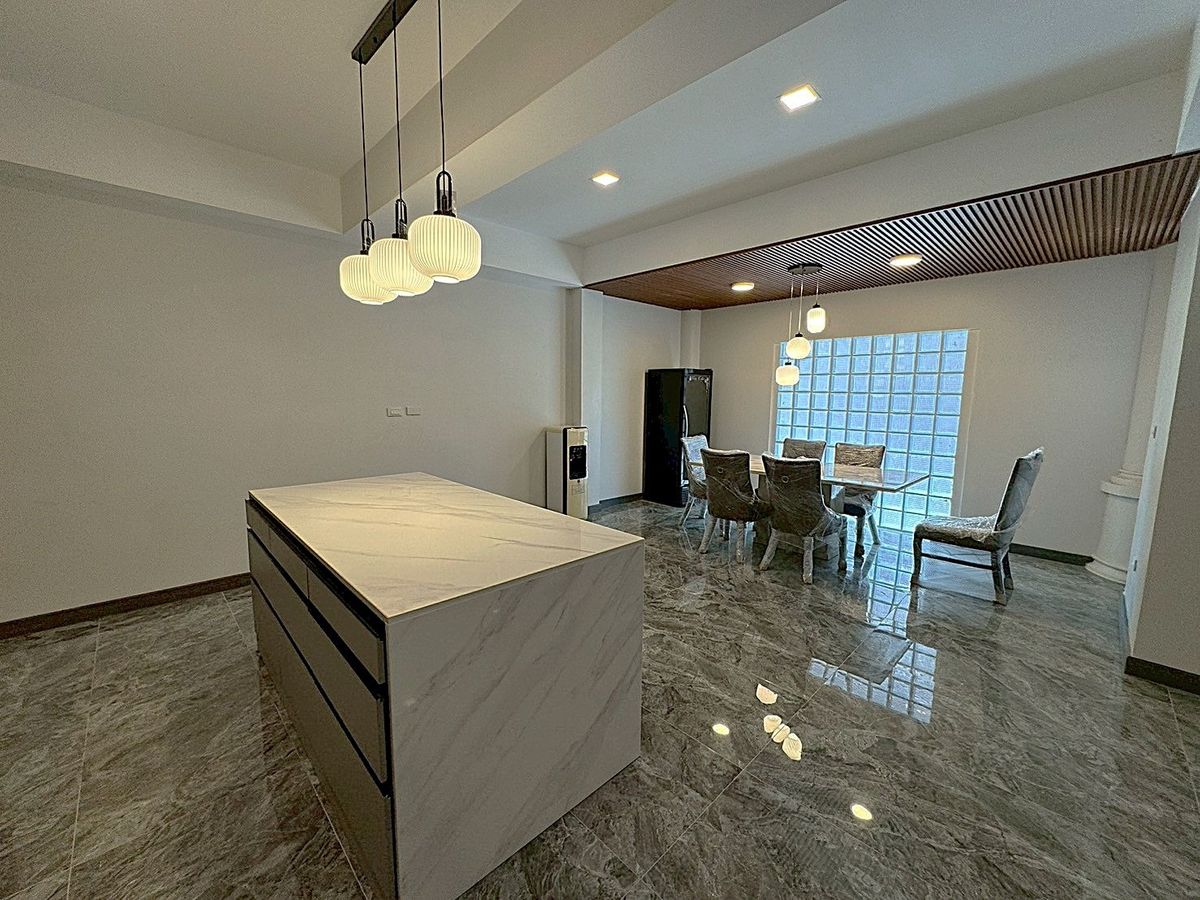 For RentTownhomeSukhumvit, Asoke, Thonglor : ⭐🌟 Luxury Townhouse for Rent in Thonglor – Brand New Condition ** NO CO-AGENT ** 