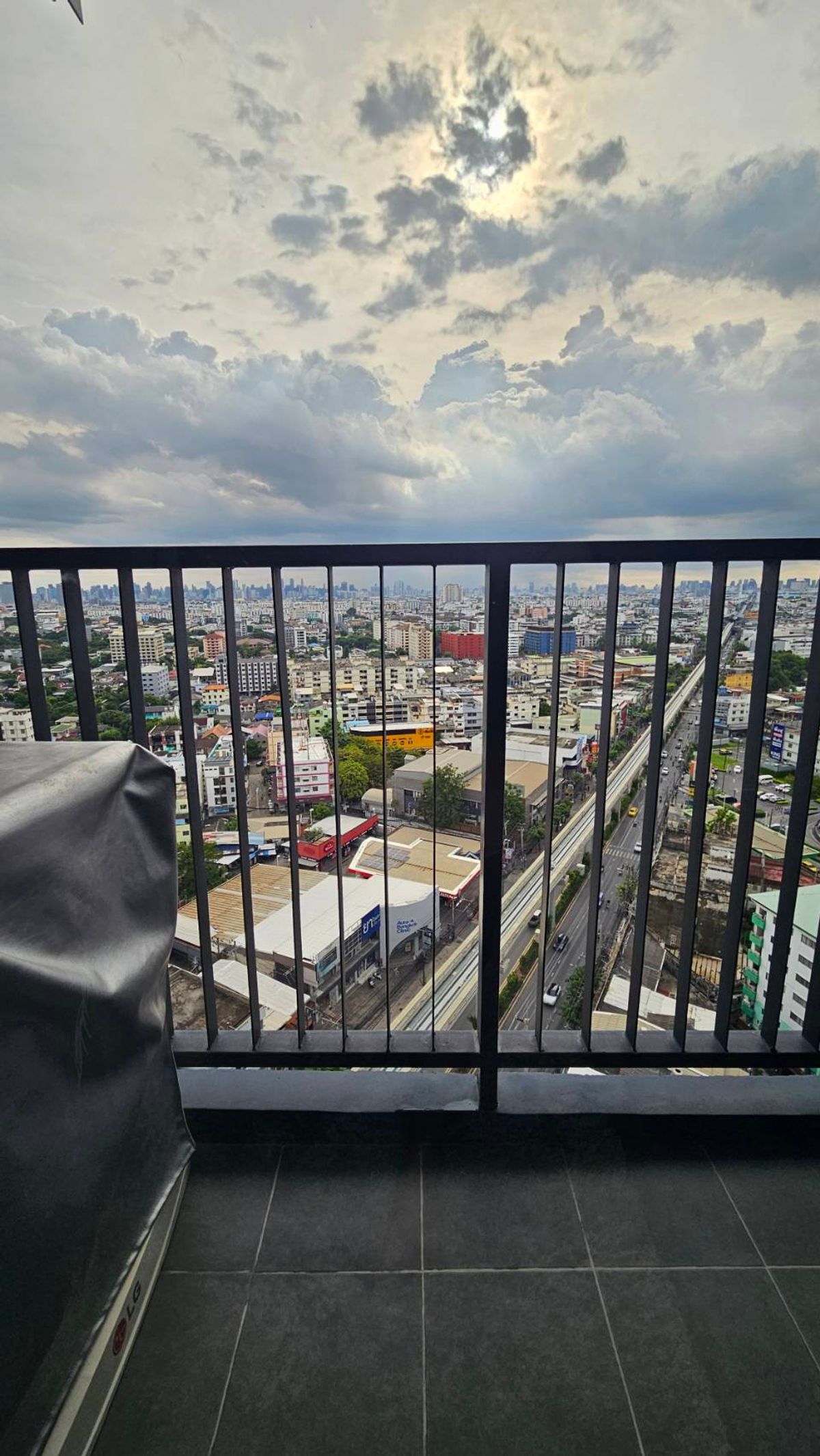 ให้เช่าคอนโดลาดพร้าว101 แฮปปี้แลนด์ : ให้เช่าคอนโด The Origin บางกะปิ ห้องสวย พร้อมเครื่องใช้ไฟฟ้าเฟอร์นิเจอร์ครบ