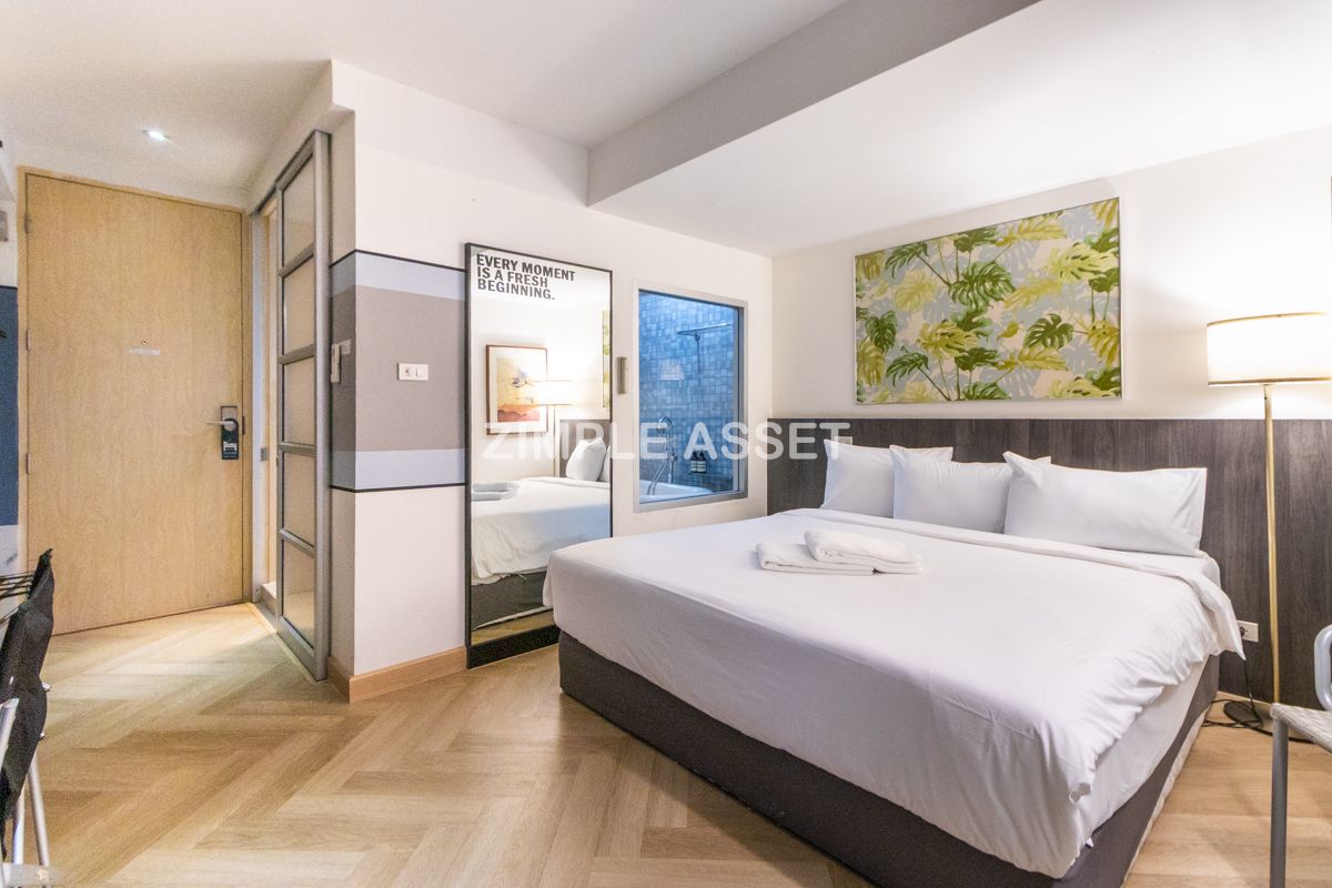 For RentSathorn, Narathiwat : Line ID: @zimple_asset Apartment on North Sathorn Road, Fully Furnished, ICONSIAM View, Quiet & Secure, near BTS Saphan Taksin, Short-term Lease Available.