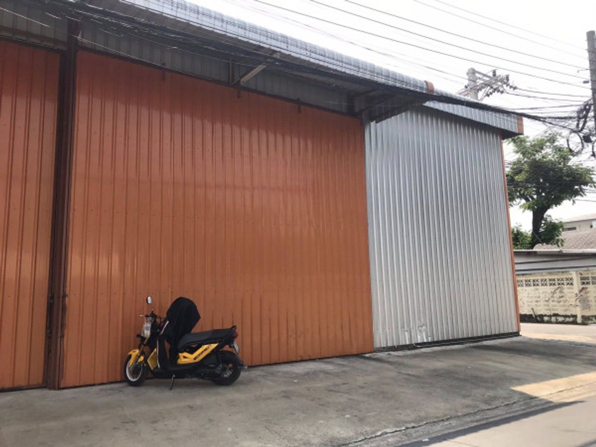 ให้เช่าโกดังเกษตร นวมินทร์ ลาดปลาเค้า : ให้เช่าโกดังพร้อมออฟฟิศ 300 ตร.ม. ซอยนวมินทร์ 111 ทำเลดี เข้า-ออกสะดวก