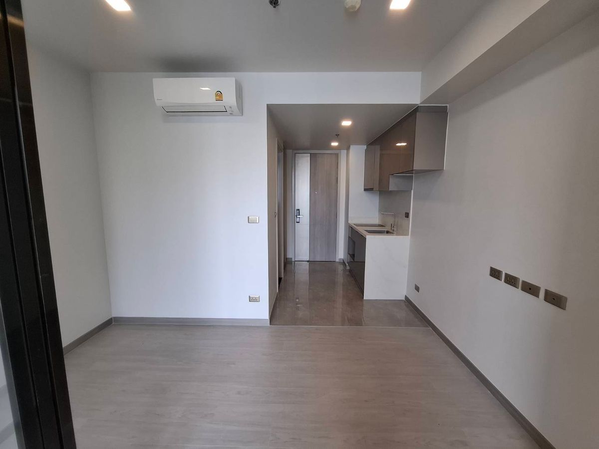 ขายคอนโดพระราม 9 เพชรบุรีตัดใหม่ RCA : ส่งต่อห้องจากโครงการ ห้องสตูที่กั้นส่วนแบบน่าอยู่