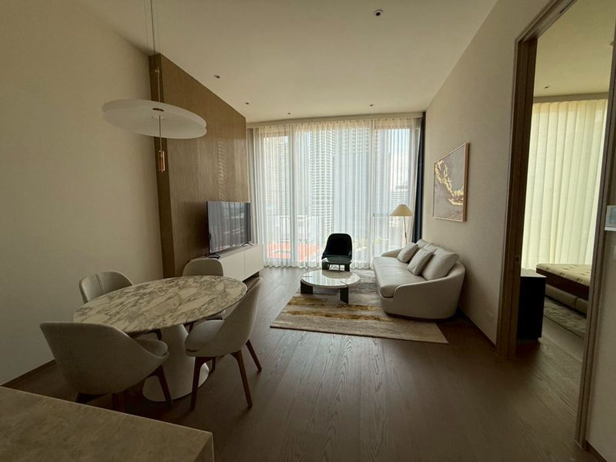 ให้เช่าคอนโดวิทยุ ชิดลม หลังสวน : Condo for Rent at Scope Lang Suan – Elegant 1-Bedroom Residence