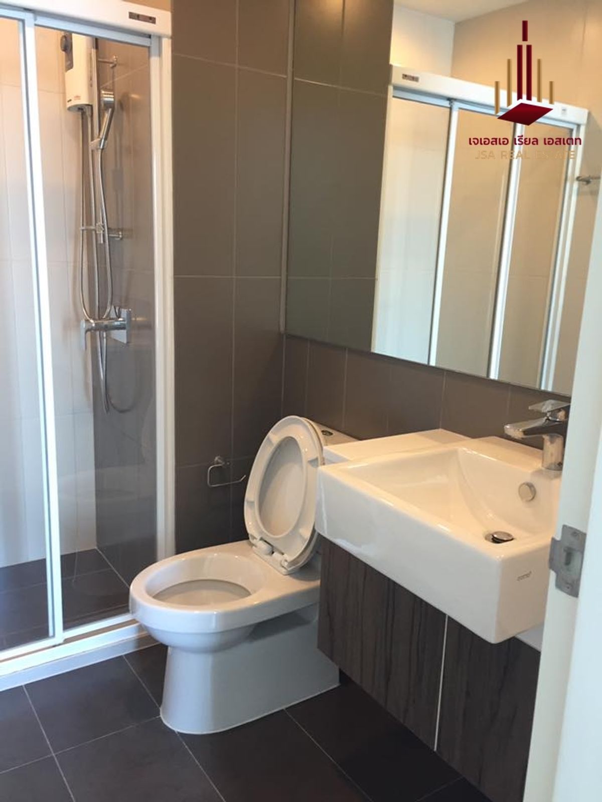 For RentCondoRatchadapisek, Huaikwang, Suttisan : ✨ For Rent: Centric Ratchada - Huaikwang Condo ✨ 💰 ONLY 15,000 THB/Month