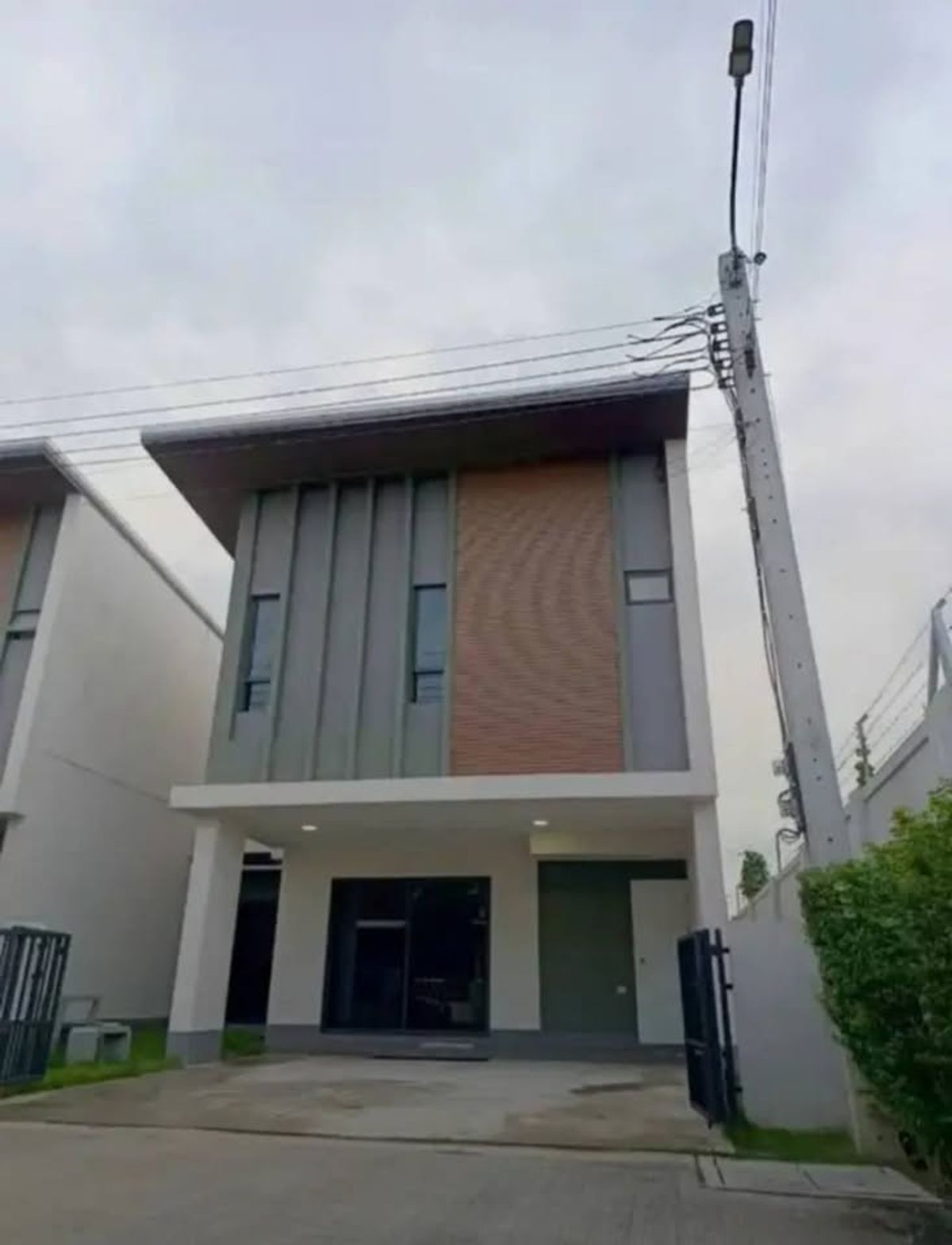 ให้เช่าทาวน์โฮมพระราม 5 ราชพฤกษ์ บางกรวย : 🏠 บ้านว่างให้เช่า  Anabuki Thana Habitat   S2501-929