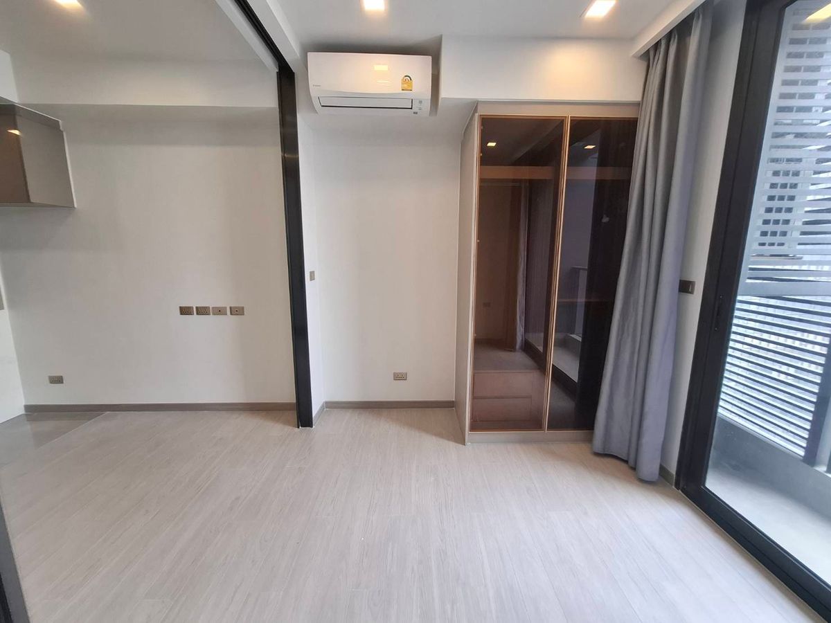 ขายคอนโดพระราม 9 เพชรบุรีตัดใหม่ RCA : ส่งต่อห้องจากโครงการ ห้องสตูที่กั้นส่วนแบบน่าอยู่