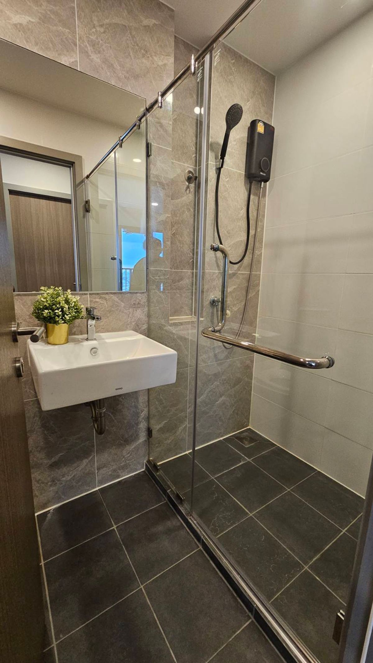 ให้เช่าคอนโดลาดพร้าว101 แฮปปี้แลนด์ : ให้เช่าคอนโด The Origin บางกะปิ ห้องสวย พร้อมเครื่องใช้ไฟฟ้าเฟอร์นิเจอร์ครบ